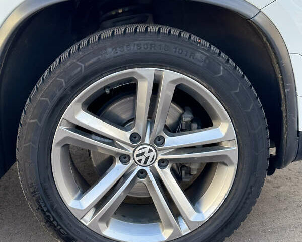 Білий Фольксваген Тігуан, об'ємом двигуна 2 л та пробігом 68 тис. км за 16500 $, фото 8 на Automoto.ua