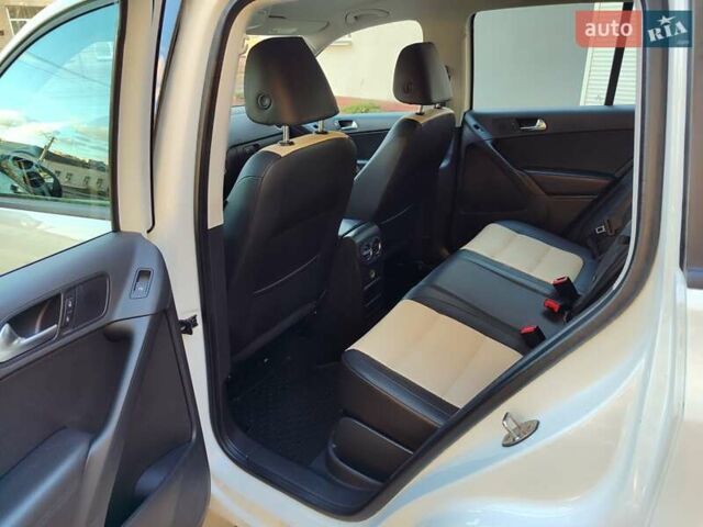 Белый Фольксваген Тигуан, объемом двигателя 2 л и пробегом 216 тыс. км за 11700 $, фото 20 на Automoto.ua