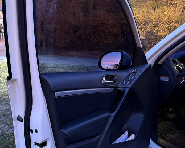 Білий Фольксваген Тігуан, об'ємом двигуна 1.97 л та пробігом 116 тис. км за 15600 $, фото 33 на Automoto.ua