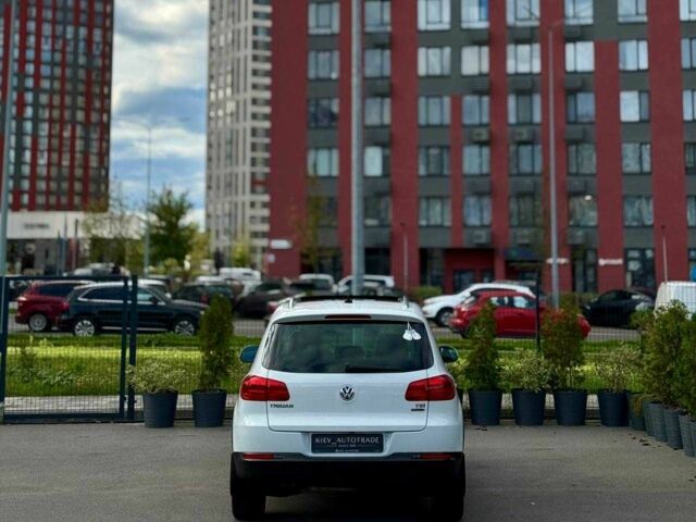 Білий Фольксваген Тігуан, об'ємом двигуна 2 л та пробігом 156 тис. км за 15500 $, фото 8 на Automoto.ua