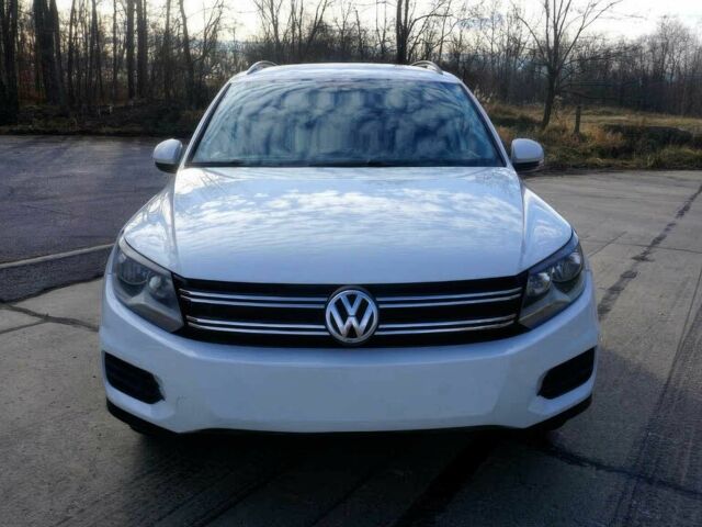 Білий Фольксваген Тігуан, об'ємом двигуна 2 л та пробігом 70 тис. км за 7000 $, фото 1 на Automoto.ua