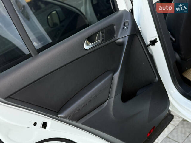 Белый Фольксваген Тигуан, объемом двигателя 1.98 л и пробегом 118 тыс. км за 11750 $, фото 42 на Automoto.ua