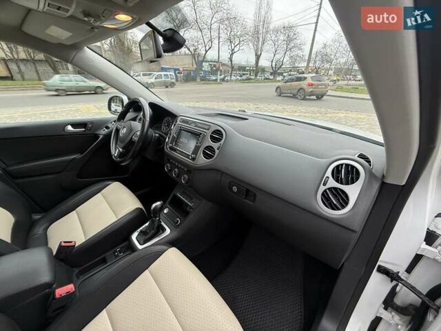 Білий Фольксваген Тігуан, об'ємом двигуна 1.98 л та пробігом 150 тис. км за 13900 $, фото 47 на Automoto.ua