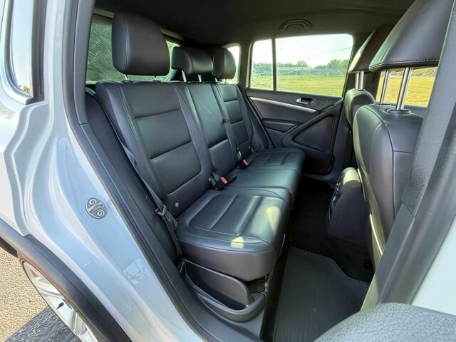 Белый Фольксваген Тигуан, объемом двигателя 2 л и пробегом 72 тыс. км за 5000 $, фото 8 на Automoto.ua