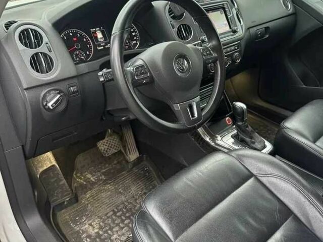 Белый Фольксваген Тигуан, объемом двигателя 2 л и пробегом 83 тыс. км за 9100 $, фото 9 на Automoto.ua