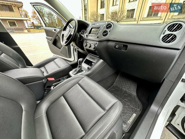 Белый Фольксваген Тигуан, объемом двигателя 2 л и пробегом 228 тыс. км за 12999 $, фото 20 на Automoto.ua