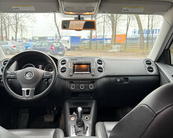 Білий Фольксваген Тігуан, об'ємом двигуна 2 л та пробігом 199 тис. км за 12900 $, фото 6 на Automoto.ua