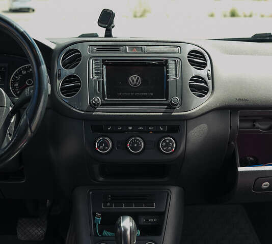 Білий Фольксваген Тігуан, об'ємом двигуна 1.98 л та пробігом 105 тис. км за 12800 $, фото 10 на Automoto.ua