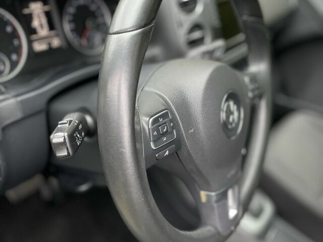 Білий Фольксваген Тігуан, об'ємом двигуна 2 л та пробігом 140 тис. км за 12200 $, фото 5 на Automoto.ua