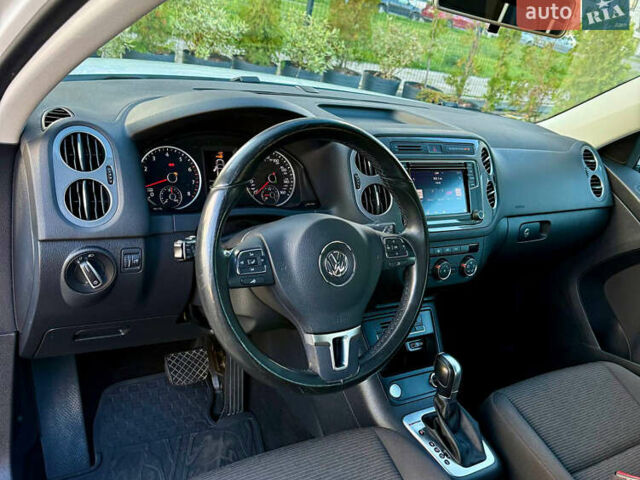 Білий Фольксваген Тігуан, об'ємом двигуна 2 л та пробігом 137 тис. км за 13800 $, фото 19 на Automoto.ua