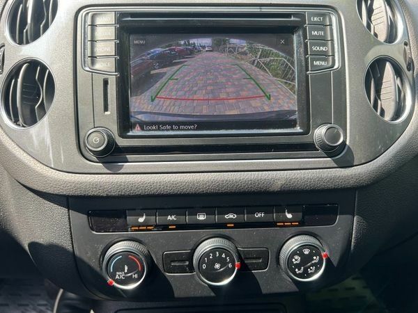 Белый Фольксваген Тигуан, объемом двигателя 2 л и пробегом 200 тыс. км за 14000 $, фото 8 на Automoto.ua