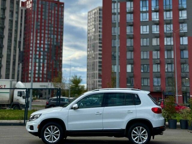 Білий Фольксваген Тігуан, об'ємом двигуна 2 л та пробігом 156 тис. км за 15500 $, фото 6 на Automoto.ua