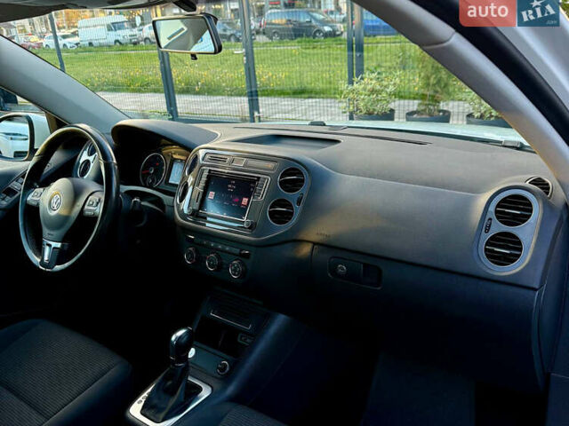 Білий Фольксваген Тігуан, об'ємом двигуна 2 л та пробігом 137 тис. км за 13800 $, фото 37 на Automoto.ua