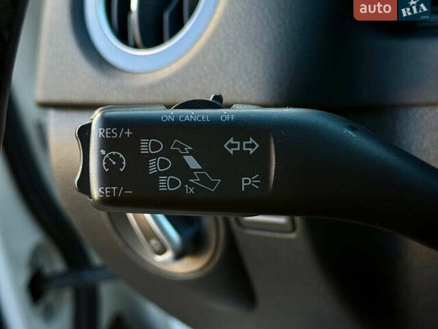 Білий Фольксваген Тігуан, об'ємом двигуна 2 л та пробігом 137 тис. км за 13800 $, фото 25 на Automoto.ua