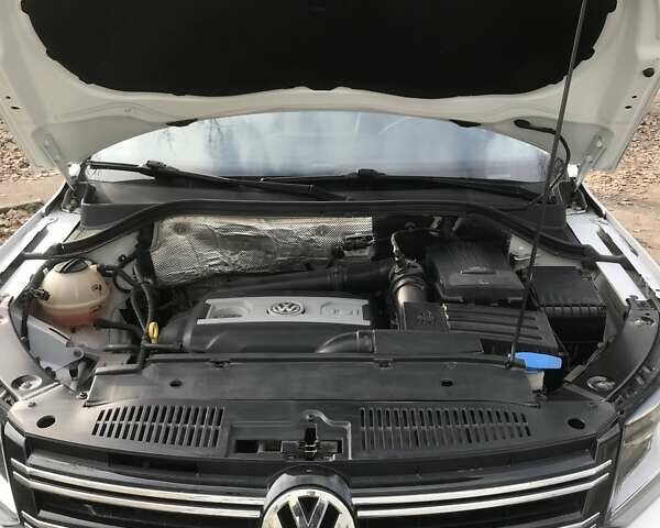 Білий Фольксваген Тігуан, об'ємом двигуна 1.98 л та пробігом 122 тис. км за 15000 $, фото 9 на Automoto.ua