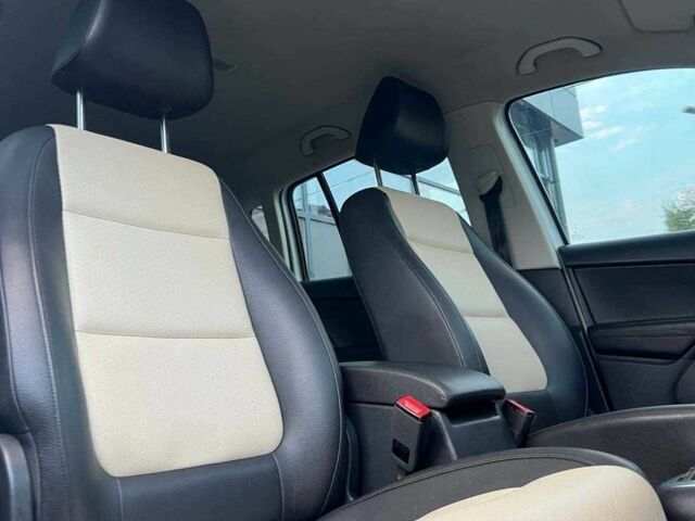 Белый Фольксваген Тигуан, объемом двигателя 2 л и пробегом 150 тыс. км за 14900 $, фото 18 на Automoto.ua