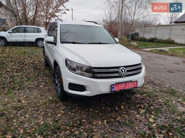 Белый Фольксваген Тигуан, объемом двигателя 2 л и пробегом 195 тыс. км за 13500 $, фото 5 на Automoto.ua