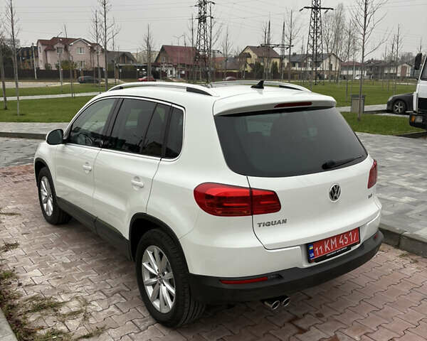 Белый Фольксваген Тигуан, объемом двигателя 2 л и пробегом 126 тыс. км за 14499 $, фото 7 на Automoto.ua