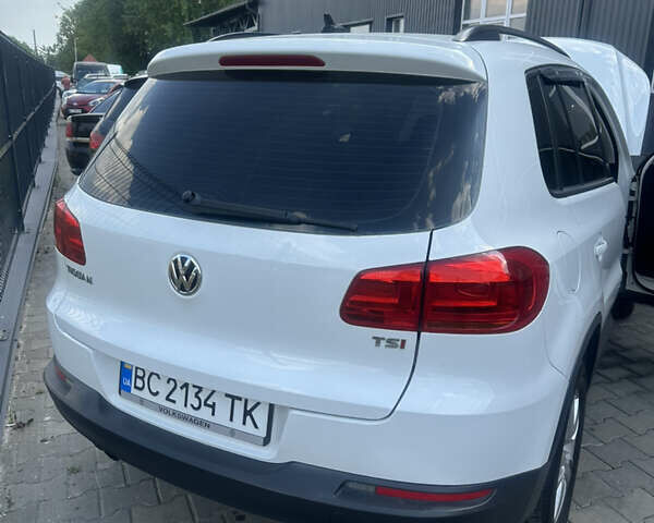 Білий Фольксваген Тігуан, об'ємом двигуна 1.98 л та пробігом 156 тис. км за 14000 $, фото 7 на Automoto.ua