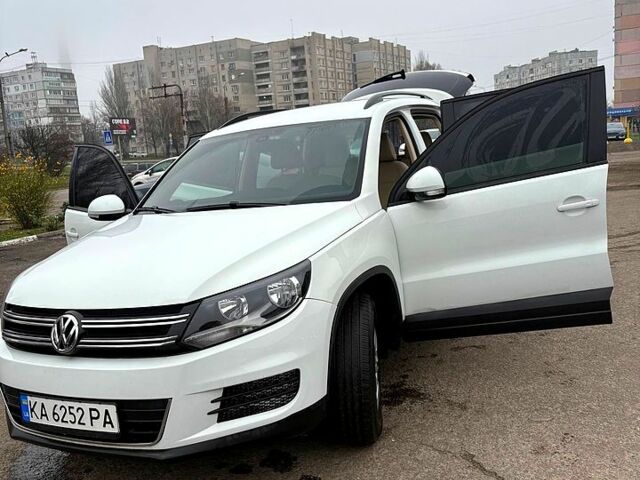 Белый Фольксваген Тигуан, объемом двигателя 2 л и пробегом 130 тыс. км за 12700 $, фото 5 на Automoto.ua