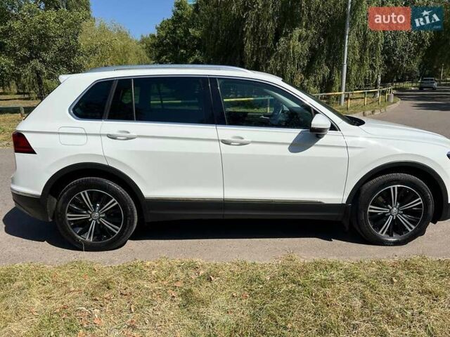 Білий Фольксваген Тігуан, об'ємом двигуна 2 л та пробігом 270 тис. км за 23000 $, фото 18 на Automoto.ua