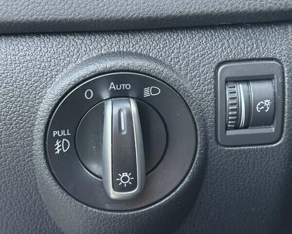 Білий Фольксваген Тігуан, об'ємом двигуна 2 л та пробігом 68 тис. км за 16500 $, фото 21 на Automoto.ua