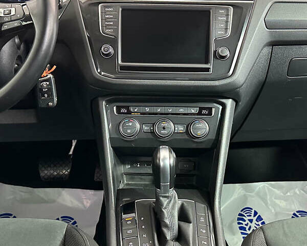 Білий Фольксваген Тігуан, об'ємом двигуна 1.98 л та пробігом 178 тис. км за 24950 $, фото 21 на Automoto.ua