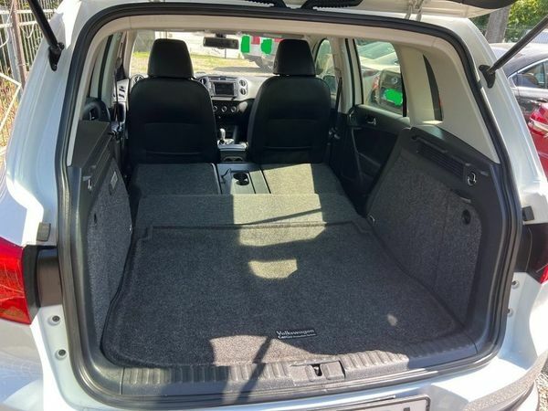 Белый Фольксваген Тигуан, объемом двигателя 2 л и пробегом 200 тыс. км за 14000 $, фото 15 на Automoto.ua