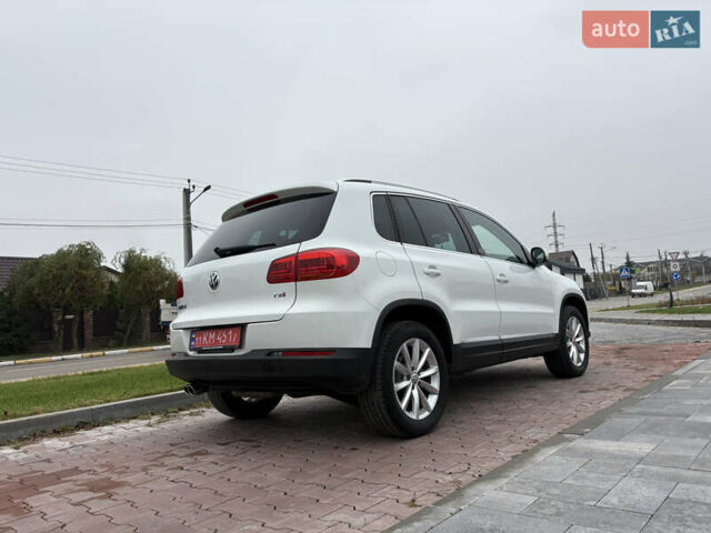 Белый Фольксваген Тигуан, объемом двигателя 2 л и пробегом 126 тыс. км за 14499 $, фото 13 на Automoto.ua