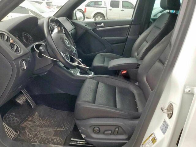 Білий Фольксваген Тігуан, об'ємом двигуна 0 л та пробігом 61 тис. км за 2000 $, фото 7 на Automoto.ua