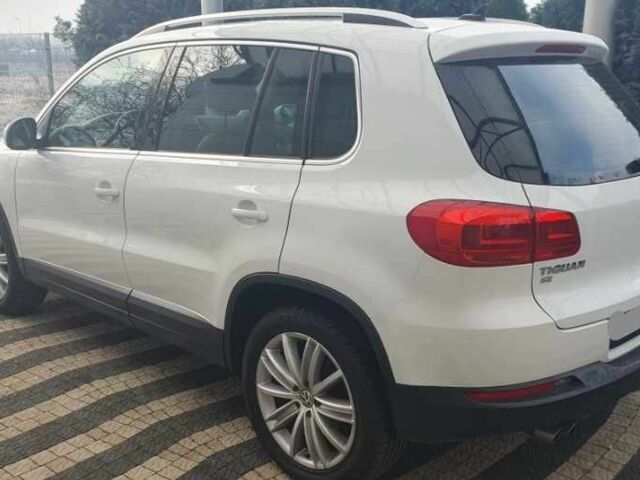 Білий Фольксваген Тігуан, об'ємом двигуна 2 л та пробігом 117 тис. км за 8700 $, фото 4 на Automoto.ua