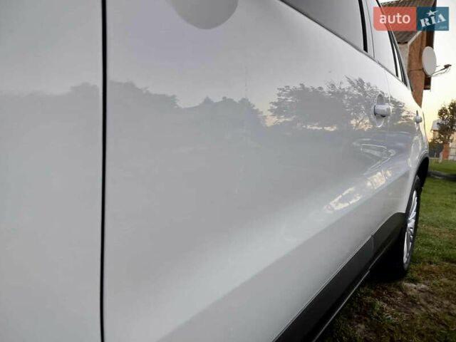Білий Фольксваген Тігуан, об'ємом двигуна 2 л та пробігом 140 тис. км за 12300 $, фото 7 на Automoto.ua