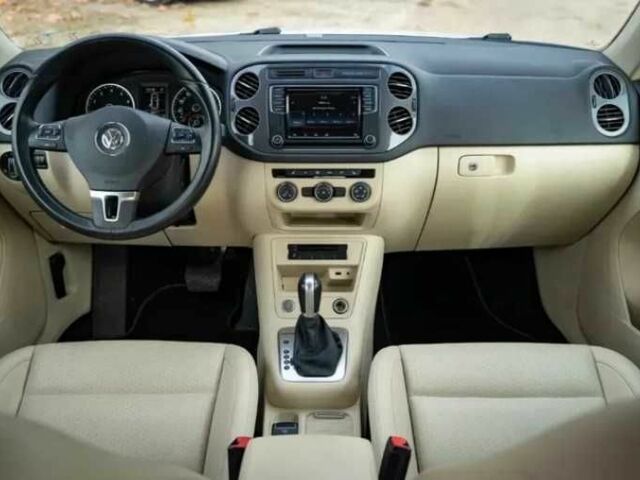 Білий Фольксваген Тігуан, об'ємом двигуна 2 л та пробігом 117 тис. км за 8700 $, фото 10 на Automoto.ua