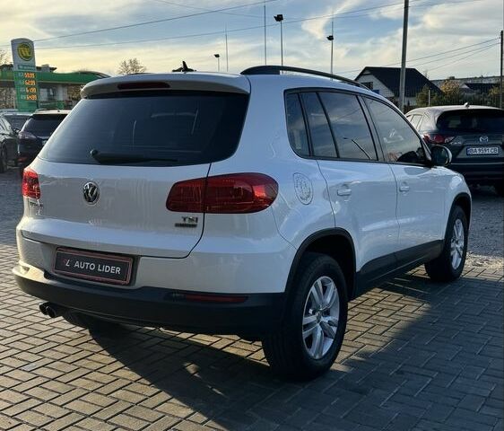 Белый Фольксваген Тигуан, объемом двигателя 2 л и пробегом 132 тыс. км за 13900 $, фото 3 на Automoto.ua