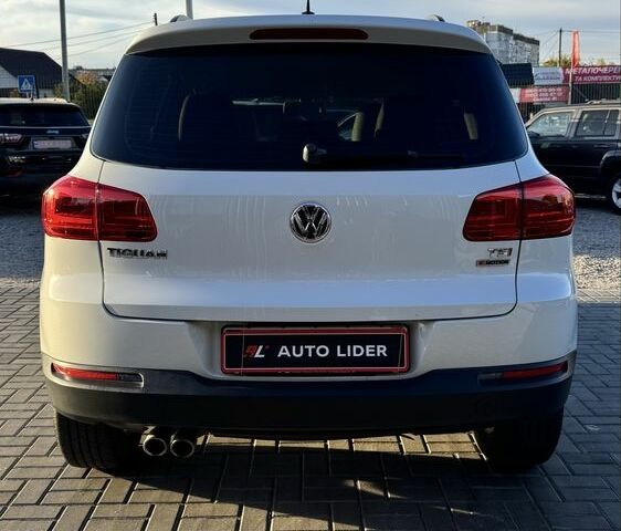 Белый Фольксваген Тигуан, объемом двигателя 2 л и пробегом 132 тыс. км за 13900 $, фото 4 на Automoto.ua