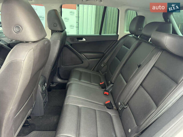 Белый Фольксваген Тигуан, объемом двигателя 2 л и пробегом 186 тыс. км за 12900 $, фото 7 на Automoto.ua