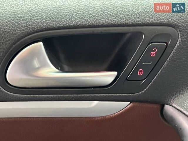 Білий Фольксваген Тігуан, об'ємом двигуна 2 л та пробігом 52 тис. км за 15700 $, фото 10 на Automoto.ua