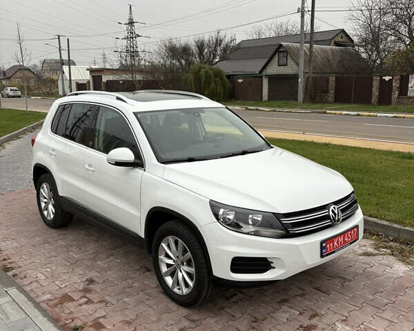 Белый Фольксваген Тигуан, объемом двигателя 2 л и пробегом 126 тыс. км за 14499 $, фото 3 на Automoto.ua