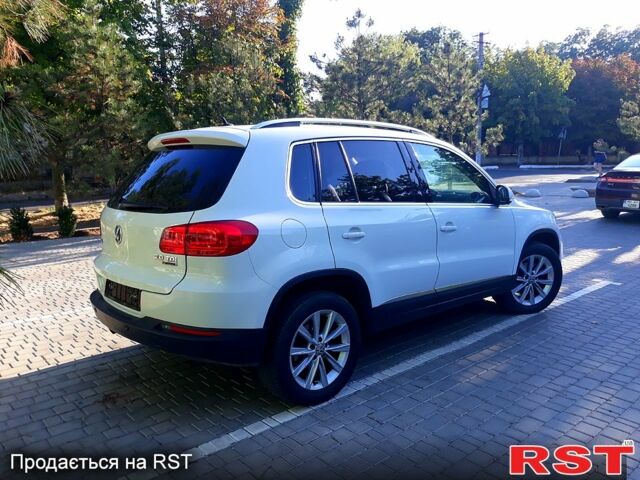 Білий Фольксваген Тігуан, об'ємом двигуна 2 л та пробігом 52 тис. км за 16400 $, фото 3 на Automoto.ua