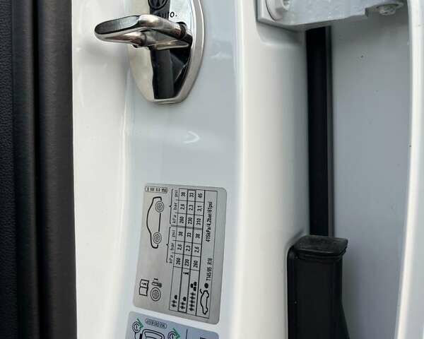 Белый Фольксваген Тигуан, объемом двигателя 2 л и пробегом 248 тыс. км за 22200 $, фото 65 на Automoto.ua