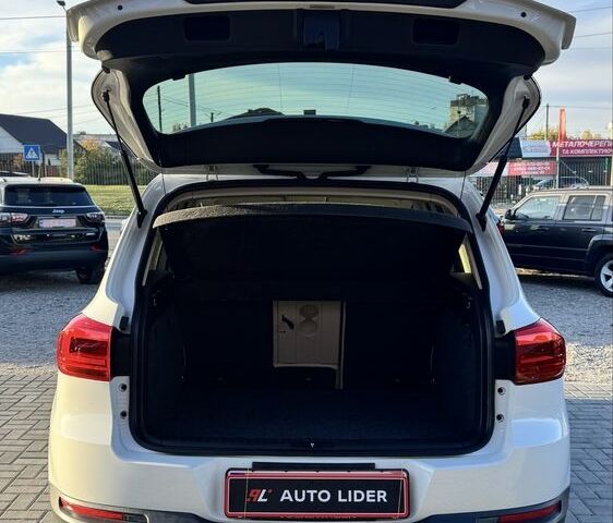 Белый Фольксваген Тигуан, объемом двигателя 2 л и пробегом 132 тыс. км за 13900 $, фото 5 на Automoto.ua