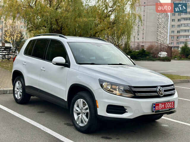 Белый Фольксваген Тигуан, объемом двигателя 2 л и пробегом 228 тыс. км за 12999 $, фото 4 на Automoto.ua