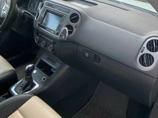 Білий Фольксваген Тігуан, об'ємом двигуна 2 л та пробігом 103 тис. км за 16500 $, фото 7 на Automoto.ua