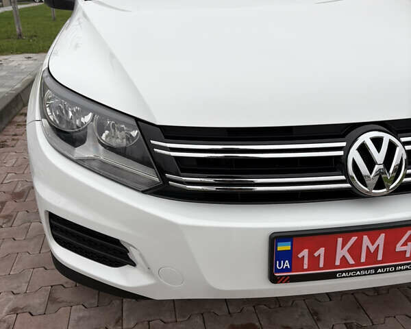 Белый Фольксваген Тигуан, объемом двигателя 2 л и пробегом 126 тыс. км за 14499 $, фото 18 на Automoto.ua
