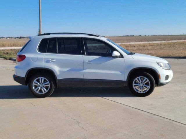 Белый Фольксваген Тигуан, объемом двигателя 2 л и пробегом 79 тыс. км за 6000 $, фото 5 на Automoto.ua