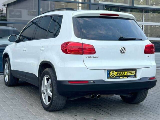 Белый Фольксваген Тигуан, объемом двигателя 2 л и пробегом 150 тыс. км за 14900 $, фото 4 на Automoto.ua