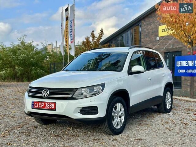 Белый Фольксваген Тигуан, объемом двигателя 2 л и пробегом 144 тыс. км за 14550 $, фото 6 на Automoto.ua