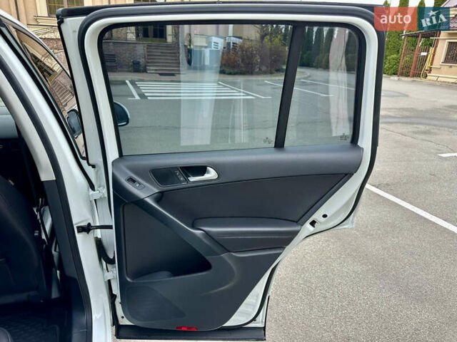 Белый Фольксваген Тигуан, объемом двигателя 2 л и пробегом 228 тыс. км за 12999 $, фото 41 на Automoto.ua