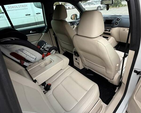 Белый Фольксваген Тигуан, объемом двигателя 1.98 л и пробегом 105 тыс. км за 16000 $, фото 21 на Automoto.ua