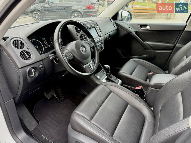 Білий Фольксваген Тігуан, об'ємом двигуна 0 л та пробігом 205 тис. км за 13400 $, фото 2 на Automoto.ua